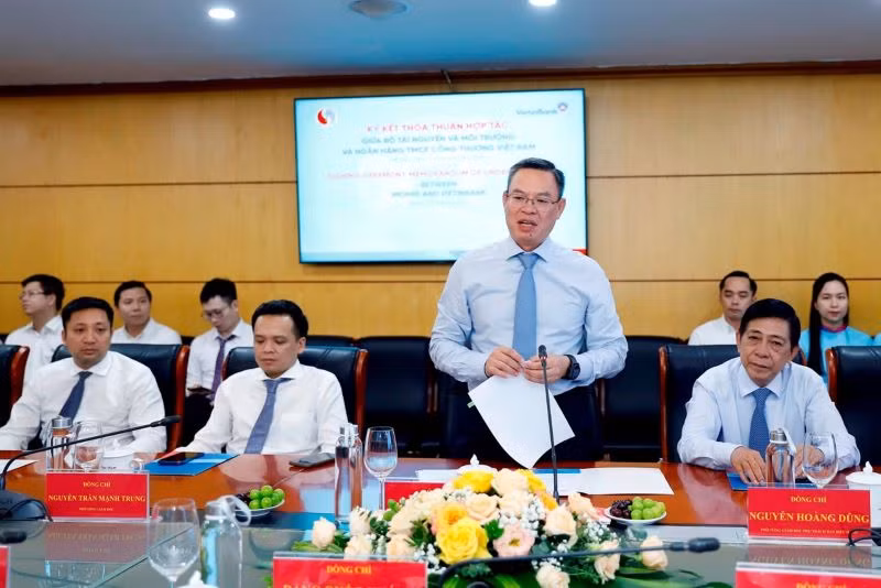 Chủ tịch Hội đồng quản trị VietinBank Trần Minh Bình phát biểu.