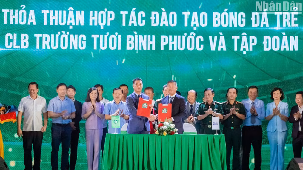 Bình Phước và Vũng Tàu ký kết hợp tác đào tạo bóng đá trẻ.