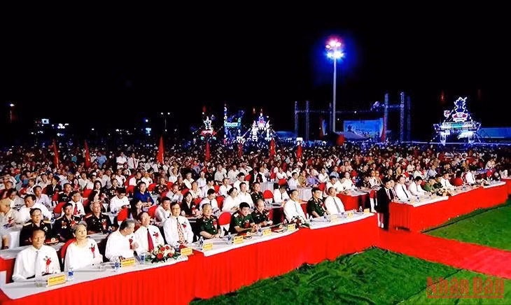 Các đại biểu dự Lễ Kỷ niệm 50 năm Chiến thắng Cấm Dơi. Các đại biểu dự Lễ Kỷ niệm 50 năm Chiến thắng Cấm Dơi.