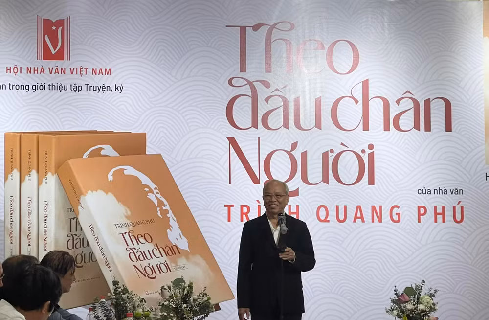 Nhà văn Trình Quang Phú xúc động khi nhớ về hành trình miệt mài với tác phẩm.