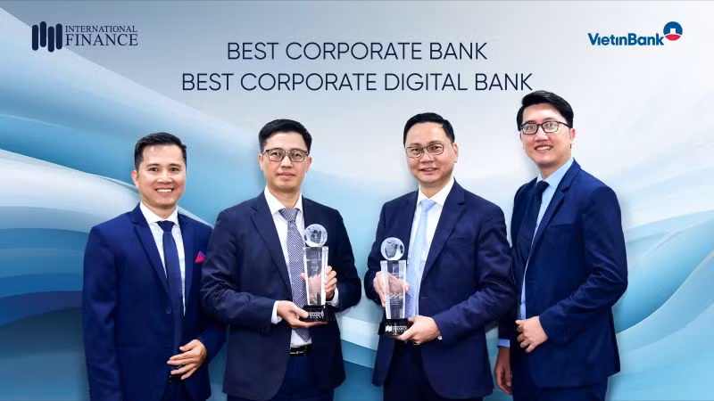 Khối khách hàng doanh nghiệp VietinBank nhận giải thưởng VietinBank eFAST – Trợ lý tài chính số toàn diện cho doanh nghiệp.