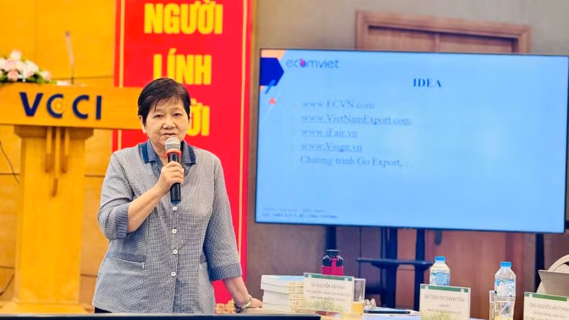 Bà Vũ Kim Anh, Phó Giám đốc Trung tâm nghiên cứu kinh doanh và hỗ trợ doanh nghiệp, Trưởng Ban tổ chức cuộc thi phát biểu tại sự kiện. (Ảnh: HNV) Bà Vũ Kim Anh, Phó Giám đốc Trung tâm nghiên cứu kinh doanh và hỗ trợ doanh nghiệp, Trưởng Ban tổ chức cuộc thi phát biểu tại sự kiện. (Ảnh: HNV)