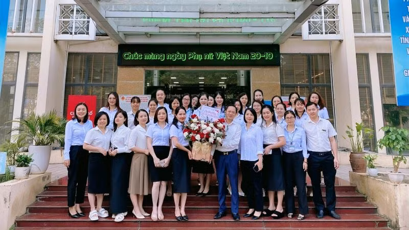 Hoạt động kỷ niệm 20/10 của cán bộ, viên chức, người lao động Trung tâm hành chính công tỉnh Bắc Ninh. (Ảnh: THU HƯƠNG)