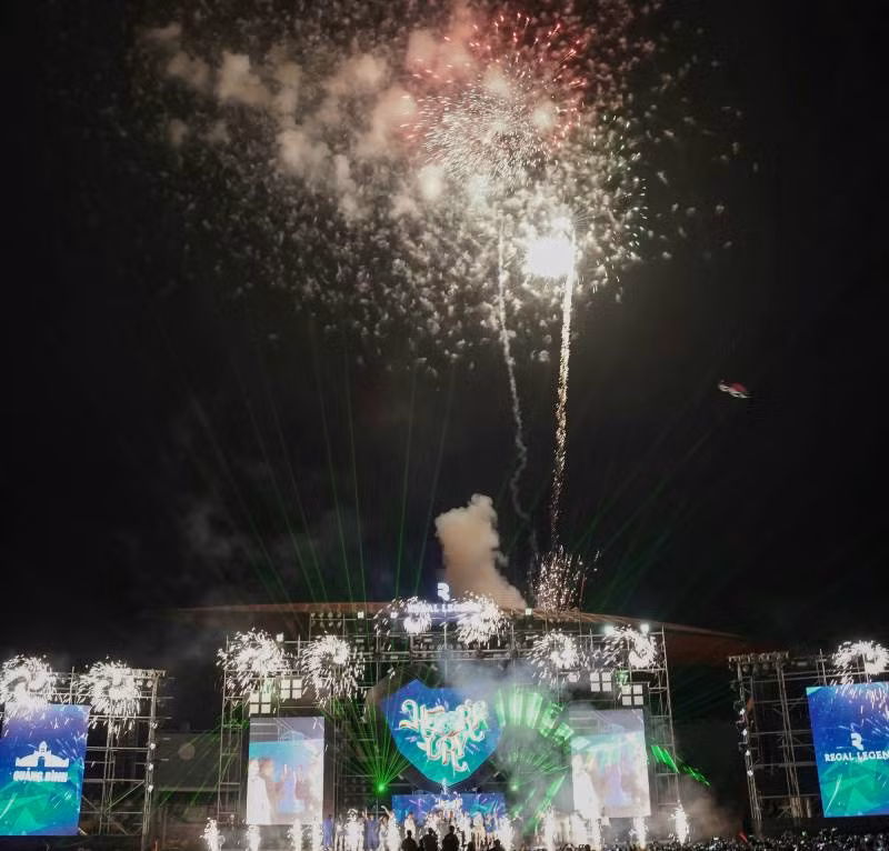 Đại nhạc hội và Countdown đón năm mới 2024 tại Bảo Ninh có màn pháo hoa tầm thấp 15 phút mang đến nhiều cảm xúc cho người dân và khách du lịch