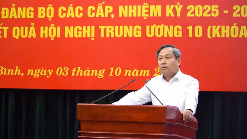 Bí thư Tỉnh ủy Quảng Bình Vũ Đại Thắng phát biểu tại hội nghị quán triệt, thực hiện các văn bản về chuẩn bị và tổ chức đại hội đảng bộ các cấp. Bí thư Tỉnh ủy Quảng Bình Vũ Đại Thắng phát biểu tại hội nghị quán triệt, thực hiện các văn bản về chuẩn bị và tổ chức đại hội đảng bộ các cấp.