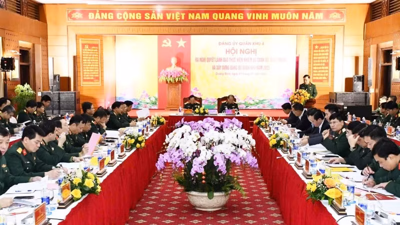 Quang cảnh Hội nghị của Đảng bộ Quân khu 4 diễn ra tại tỉnh Quảng Bình. Quang cảnh Hội nghị của Đảng bộ Quân khu 4 diễn ra tại tỉnh Quảng Bình.