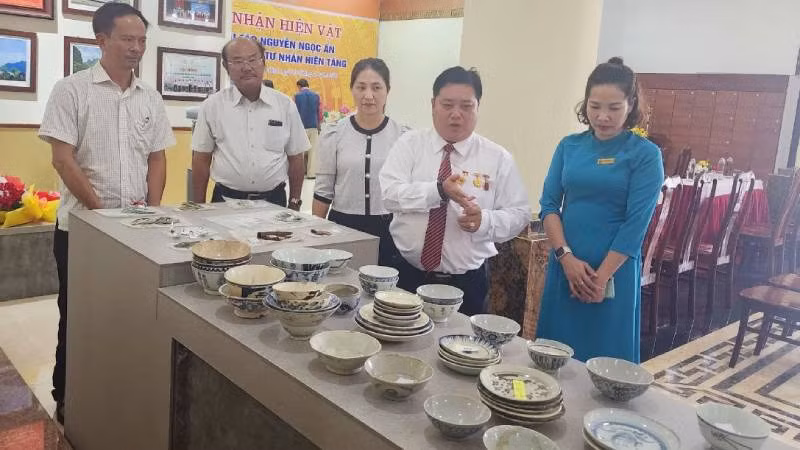 Hiện vật quý được các nhà sưu tập tỉnh Bình Thuận hiến tặng được trưng bày tại Bảo tàng Tổng hợp Quảng Bình.