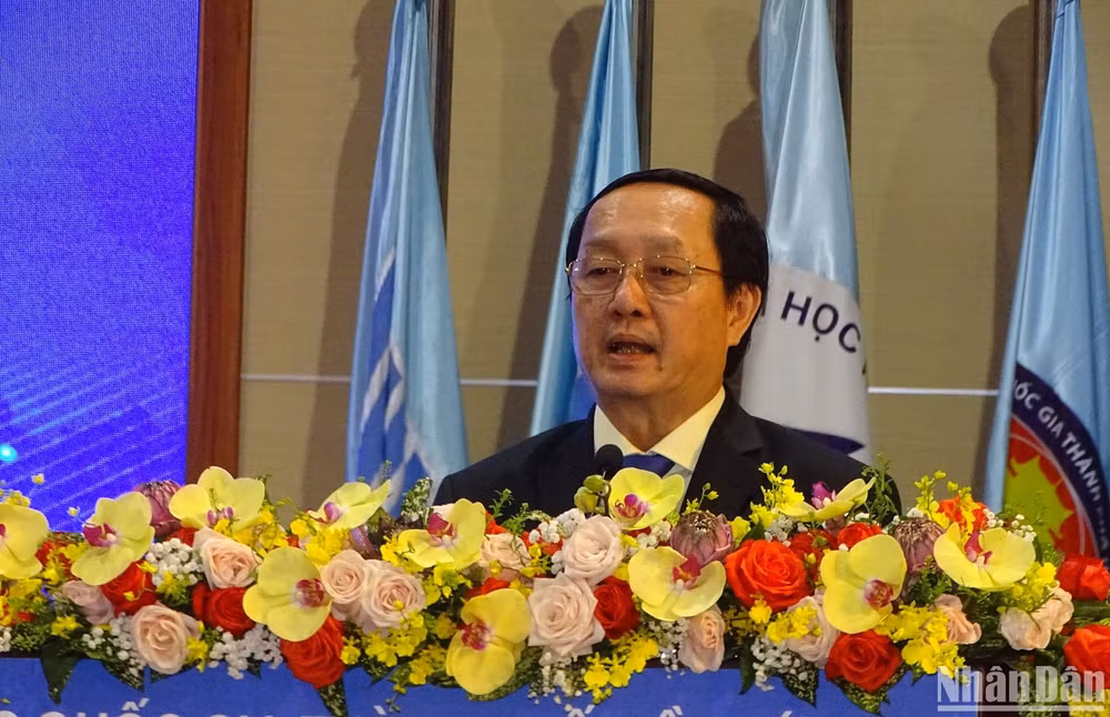 Bộ trưởng Khoa học và Công nghệ Huỳnh Thành Đạt phát biểu khai mạc tại hội nghị thường niên năm 2022. Bộ trưởng Khoa học và Công nghệ Huỳnh Thành Đạt phát biểu khai mạc tại hội nghị thường niên năm 2022.