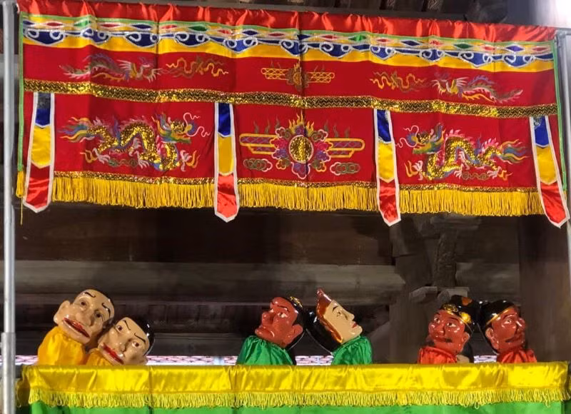 Biểu diễn múa rối cạn chầu Thánh, một hoạt động văn hóa riêng có trong Lễ hội chùa Keo mùa Thu. (Ảnh: Nguyễn Thuyên) Biểu diễn múa rối cạn chầu Thánh, một hoạt động văn hóa riêng có trong Lễ hội chùa Keo mùa Thu. (Ảnh: Nguyễn Thuyên)