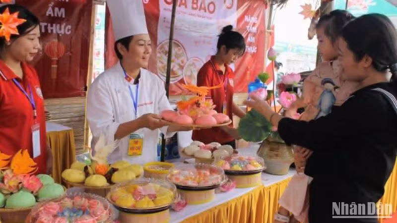 Lễ hội bánh, ẩm thực các vùng miền cũng được diễn ra cùng thời điểm khai mạc Hội chợ OCOP. Lễ hội bánh, ẩm thực các vùng miền cũng được diễn ra cùng thời điểm khai mạc Hội chợ OCOP.