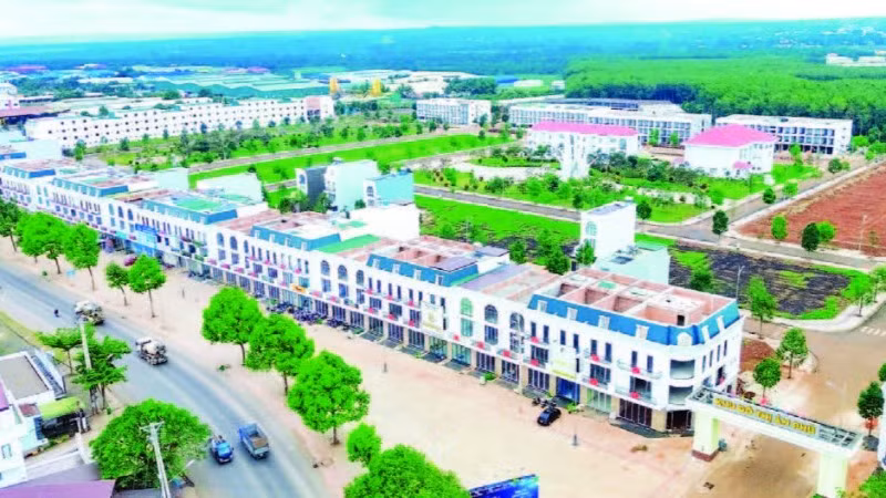 Một khu đô thị kết hợp xây dựng nhà ở xã hội do doanh nghiệp đầu tư đang được xây dựng trên địa bàn thành phố Buôn Ma Thuột. Một khu đô thị kết hợp xây dựng nhà ở xã hội do doanh nghiệp đầu tư đang được xây dựng trên địa bàn thành phố Buôn Ma Thuột.