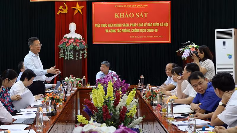Các đại biểu chia sẻ tại chương trình làm việc với đoàn khảo sát của Ủy ban Xã hội.