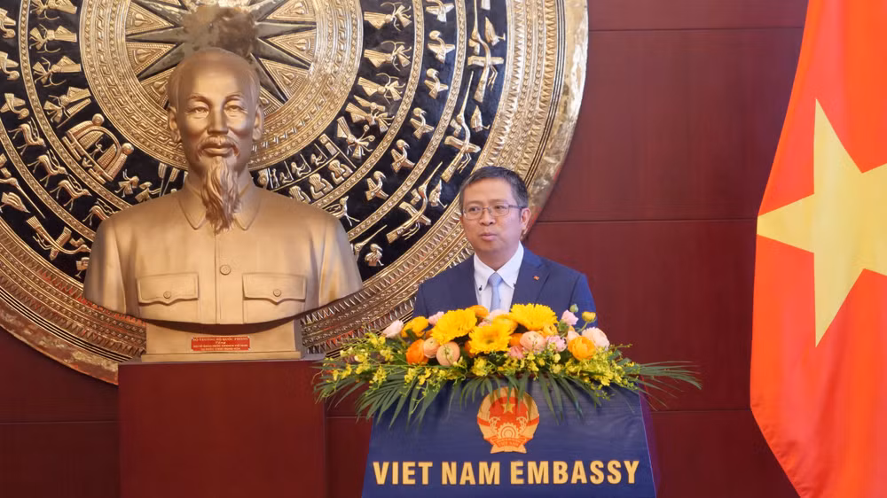 Đại sứ Phạm Thanh Bình phát biểu tại buổi gặp gỡ báo chí Việt Nam-Trung Quốc 2025.