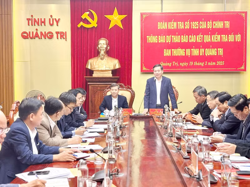 Ủy viên Dự khuyết Trung ương Đảng, Bí thư Tỉnh ủy Quảng Trị Nguyễn Long Hải tiếp thu những ý kiến của Đoàn kiểm tra. Ủy viên Dự khuyết Trung ương Đảng, Bí thư Tỉnh ủy Quảng Trị Nguyễn Long Hải tiếp thu những ý kiến của Đoàn kiểm tra.