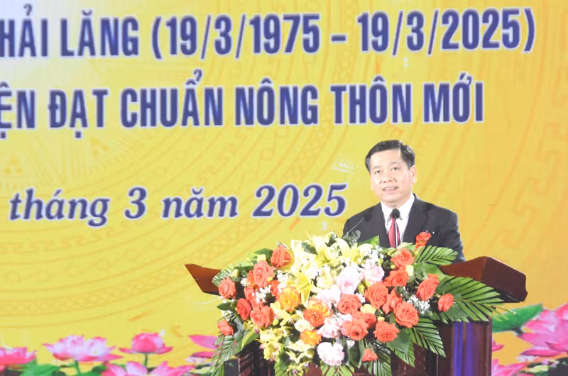 Ủy viên dự khuyết Trung ương Đảng, Bí thư Tỉnh ủy Quảng Trị Nguyễn Long Hải phát biểu chúc mừng.
