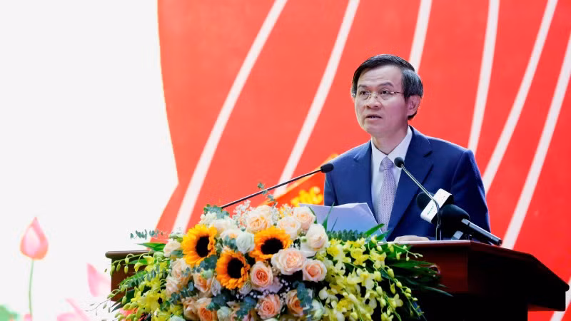Bí thư Tỉnh ủy Ninh Bình Đoàn Minh Huấn phát biểu tại Đại hội. Bí thư Tỉnh ủy Ninh Bình Đoàn Minh Huấn phát biểu tại Đại hội.