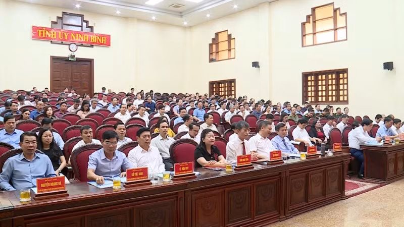 Các đại biểu tham dự hội nghị. Các đại biểu tham dự hội nghị.