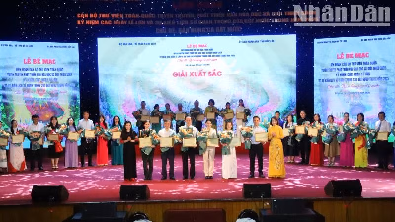 Các đoàn đoạt giải tại Liên hoan.
