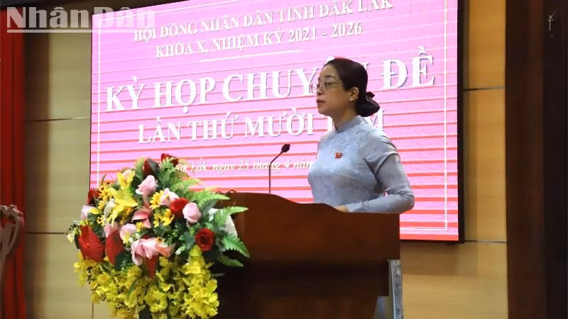 Phó Bí thư Thường trực Tỉnh ủy, Chủ tịch Hội đồng nhân dân tỉnh Đắk Lắk Huỳnh Thị Chiến Hòa phát biểu bế mạc Kỳ họp.