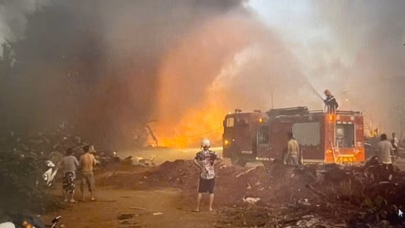 Lực lượng Cảnh sát Phòng cháy, chữa cháy và Cứu nạn, cứu hộ, Công an tỉnh Đắk Lắk, nỗ lực dập tắt đám cháy.