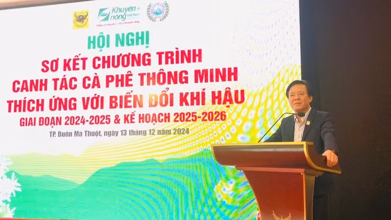 Ông Ngô Văn Đông, Tổng Giám đốc Công ty cổ phần phân bón Bình Điền phát biểu tại Hội nghị.