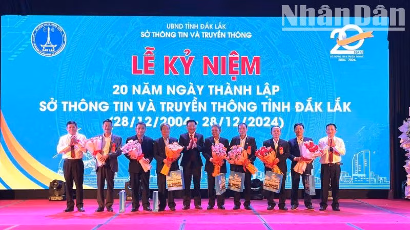 Các cá nhân nhận Bằng khen của Ủy ban nhân dân tỉnh Đắk Lắk nhân kỷ niệm 20 năm Ngày thành lập Sở Thông tin và Truyền thông tỉnh Đắk Lắk.