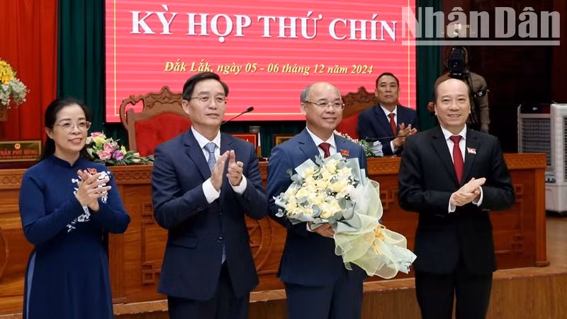 Tại kỳ họp lần này, Hội đồng nhân dân tỉnh Đắk Lắk bầu đồng chí Trương Công Thái, Tỉnh ủy viên, Bí thư Đảng ủy Khối các cơ quan và Doanh nghiệp tỉnh giữ chức Phó Chủ tịch Ủy ban nhân dân tỉnh Đắk Lắk nhiệm kỳ 2021-2026.