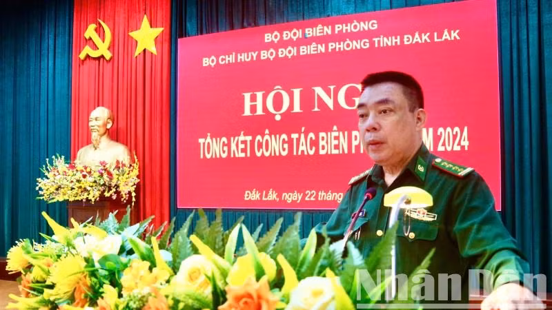 Đại tá Đào Viết Hùng, Chỉ huy trưởng Bộ đội Biên phòng tỉnh Đắk Lắk phát biểu chỉ đạo tại hội nghị.