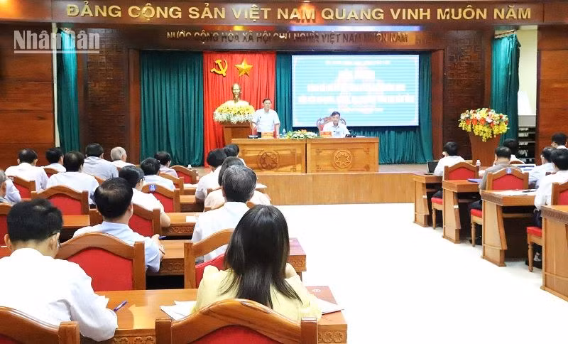 Phó Chủ tịch Thường trực Ủy ban nhân dân tỉnh Đắk Lắk phát biểu chỉ đạo tại hội nghị.