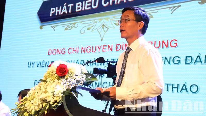 Bí thư Tỉnh ủy Đắk Lắk Nguyễn Đình Trung phát biểu chào mừng hội thảo. Bí thư Tỉnh ủy Đắk Lắk Nguyễn Đình Trung phát biểu chào mừng hội thảo.