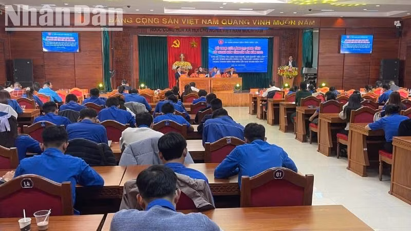 Quang cảnh buổi đối thoại.