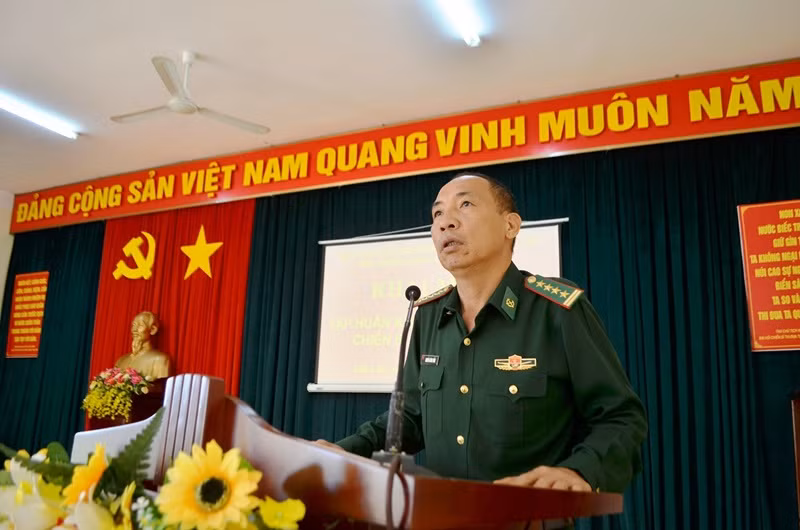 Đại tá Nguyễn Công Tuấn, Phó Chỉ huy trưởng kiêm Tham mưu trưởng Bộ đội Biên phòng tỉnh Đắk Lắk phát biểu tại buổi khai mạc lớp tập huấn. Đại tá Nguyễn Công Tuấn, Phó Chỉ huy trưởng kiêm Tham mưu trưởng Bộ đội Biên phòng tỉnh Đắk Lắk phát biểu tại buổi khai mạc lớp tập huấn.