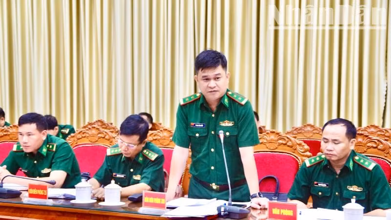 Các đại biểu thảo luận tại hội nghị.
