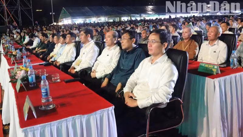 Các đại biểu dự khai mạc Lễ hội Sầu riêng huyện Krông Pắc lần thứ II năm 2024.