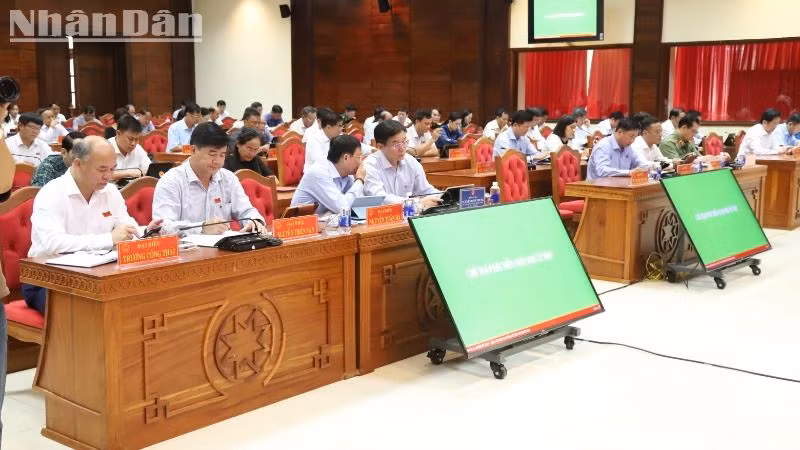 Các đại biểu tại kỳ họp.