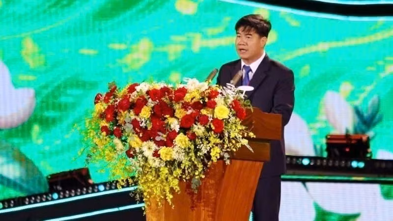 Phó Chủ tịch Ủy ban nhân dân tỉnh Đắk Lắk Nguyễn Thiên Văn phát biểu bế mạc Lễ hội Cà-phê Buôn Ma Thuột lần thứ 9 năm 2025. Phó Chủ tịch Ủy ban nhân dân tỉnh Đắk Lắk Nguyễn Thiên Văn phát biểu bế mạc Lễ hội Cà-phê Buôn Ma Thuột lần thứ 9 năm 2025.