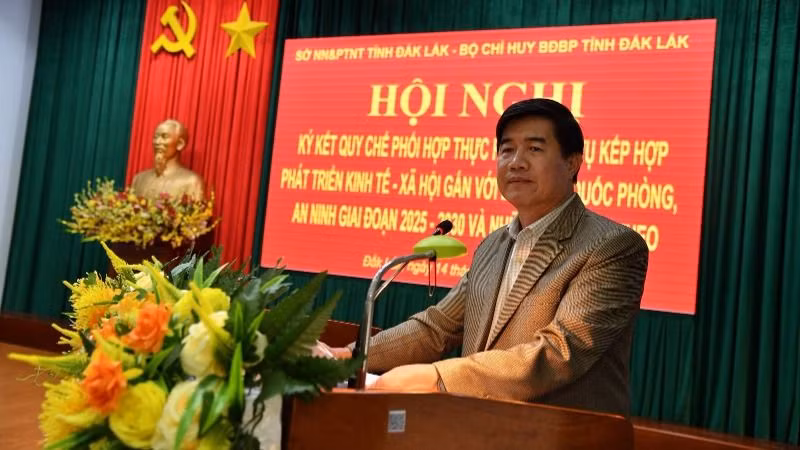Phó Chủ tịch Ủy ban nhân dân tỉnh Đắk Lắk Nguyễn Thiên Văn phát biểu tại hội nghị.