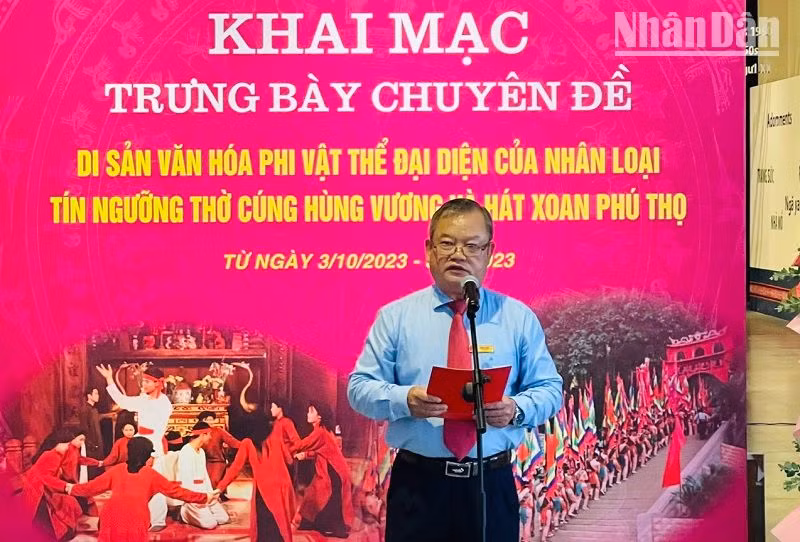 Giám đốc Bảo tàng Đắk Lắk Đinh Một phát biểu tại lễ khai mạc trưng bày.