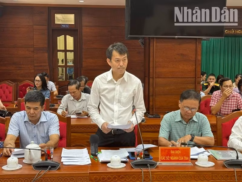 Phó Giám đốc Sở Nông nghiệp và Phát triển nông thôn tỉnh Đắk Lắk Nguyễn Minh Chí phát biểu tại họp báo.