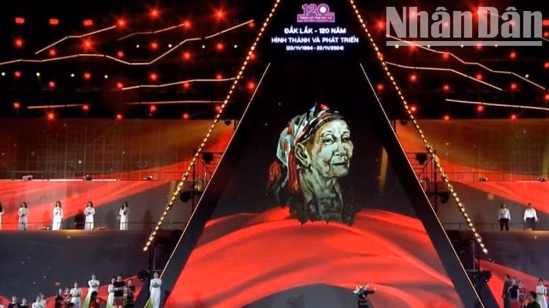 Chương trình nghệ thuật tại lễ kỷ niệm.