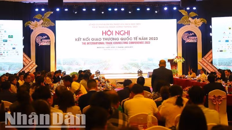 Hội nghị kết nối giao thương quốc tế tại Lễ hội Cà-phê Buôn Ma Thuột lần thứ 8 năm 2023. 