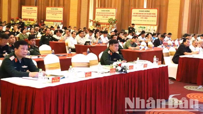 Các đại biểu dự hội nghị. Các đại biểu dự hội nghị.