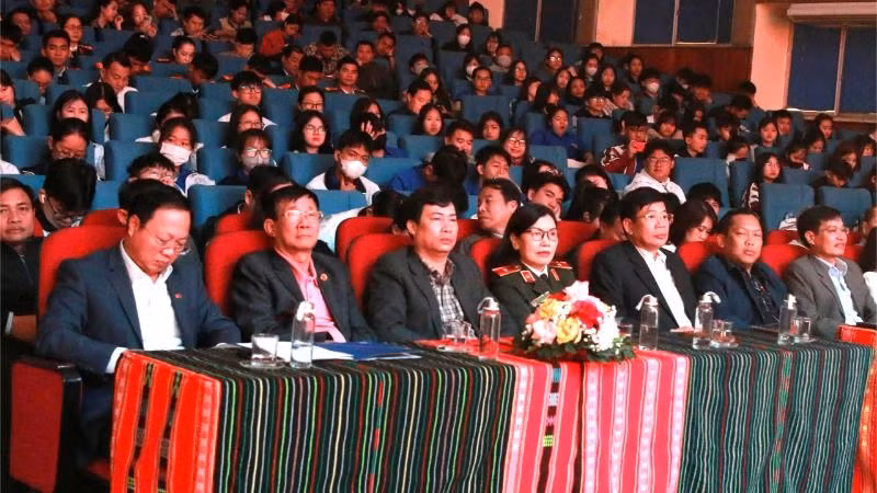 Các đại biểu dự lễ phát động. Các đại biểu dự lễ phát động.