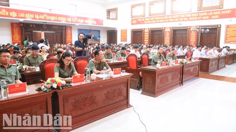 Các đại biểu dự hội nghị. Các đại biểu dự hội nghị.