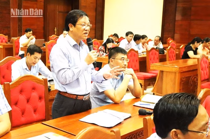 Đại diện các địa phương góp ý cho phương án tuyển sinh lớp 10 năm học 2023-2024 của tỉnh Đắk Lắk. Đại diện các địa phương góp ý cho phương án tuyển sinh lớp 10 năm học 2023-2024 của tỉnh Đắk Lắk.