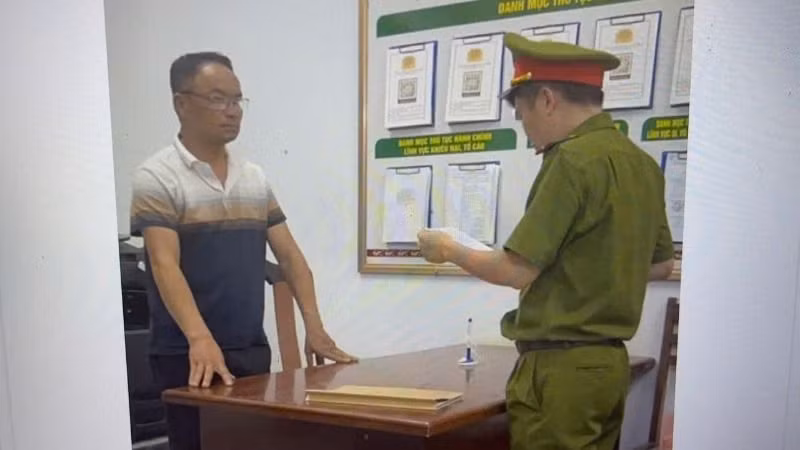 Cơ quan Cảnh sát điều tra Công an tỉnh Đắk Lắk công bố Quyết định khởi tố bị can đối với Ngô Văn Trúc.