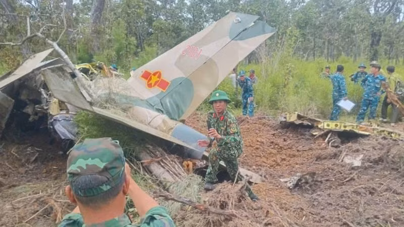 Hiện trường chiếc máy bay Yak-130 được tìm thấy.