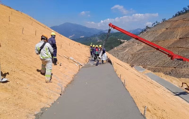 Gói thầu XL01 Dự án đầu tư xây dựng đường bộ cao tốc Khánh Hòa-Buôn Ma Thuột đang được Liên danh nhà thầu do Tập đoàn Đèo Cả đứng đầu đẩy nhanh tiến độ thi công.
