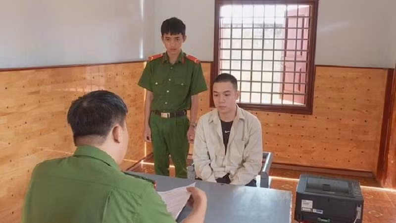 Đối tượng Vũ Duy Sơn tại Cơ quan Công an.