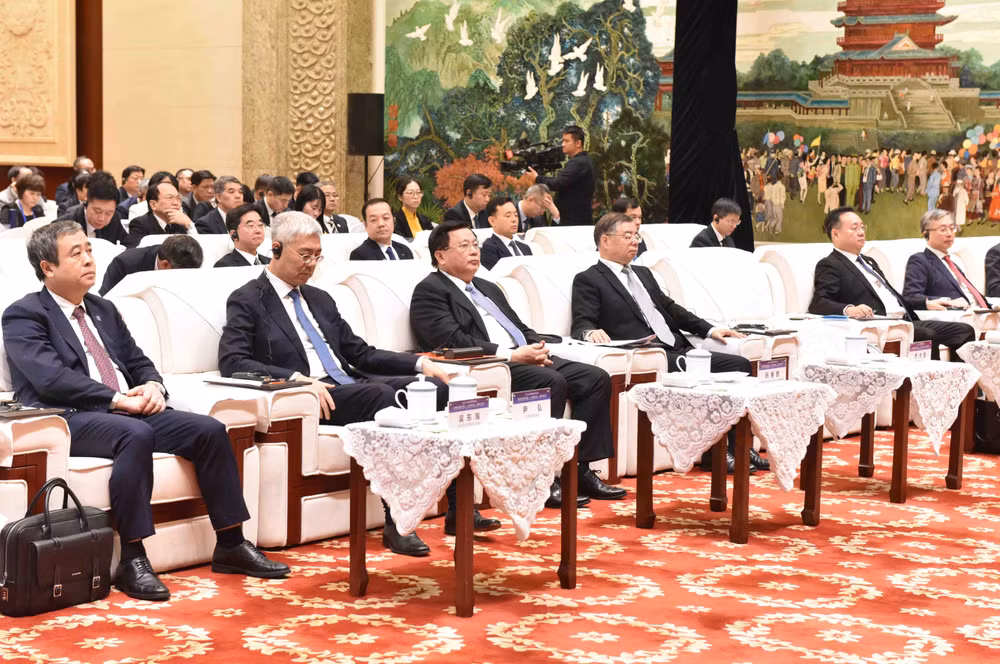 Lãnh đạo hai bên tại Hội thảo Lý luận. Lãnh đạo hai bên tại Hội thảo Lý luận.